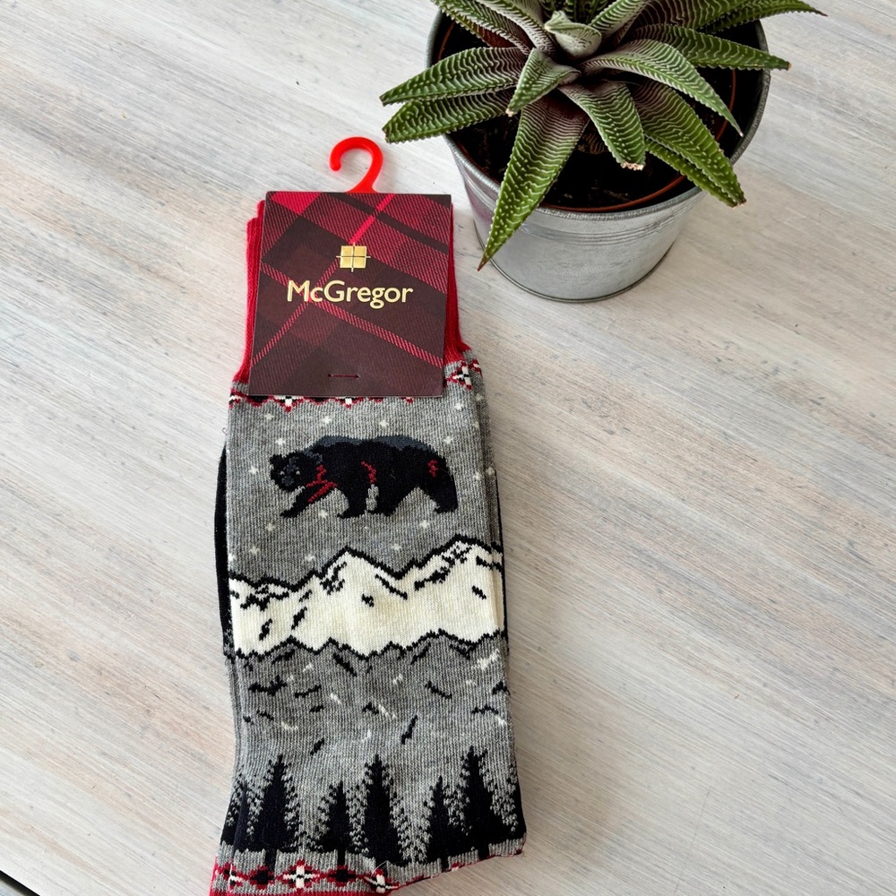 NWT McGregor Men’s Cabin Socks Bear & Mountain Design. Size 10–13. NEW ❤️